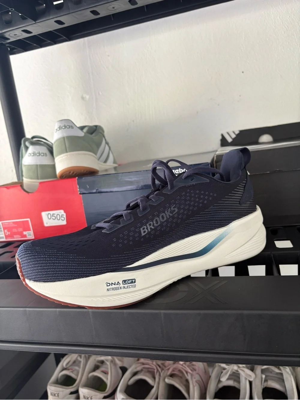 NEW Brooks Men’s Navy Run Shoe - Lightweight Performance Size 10.5 W